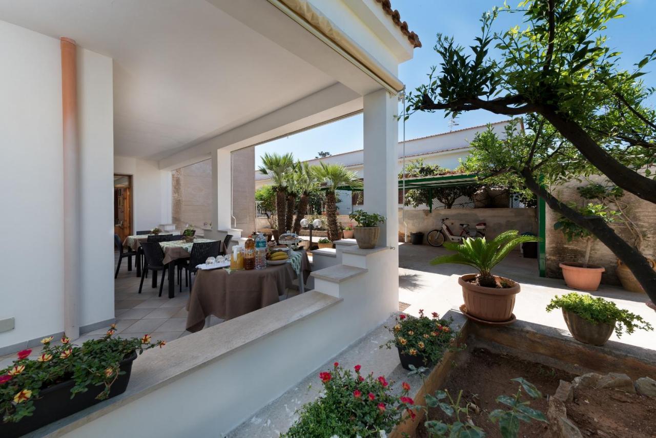 Tra La Montagna E Il Mare Acomodação com café da manhã San Vito Lo Capo Exterior foto