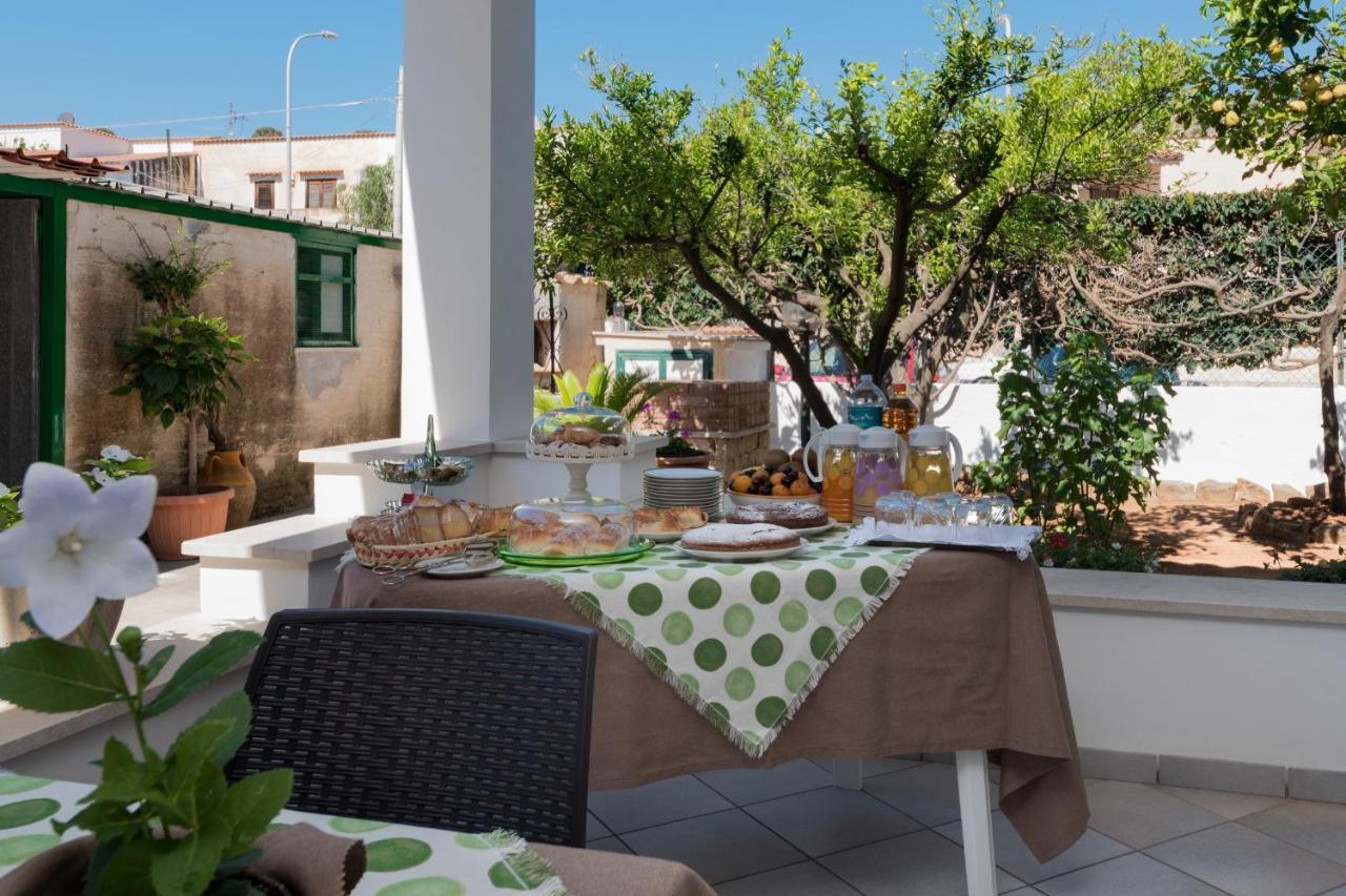 Tra La Montagna E Il Mare Acomodação com café da manhã San Vito Lo Capo Exterior foto