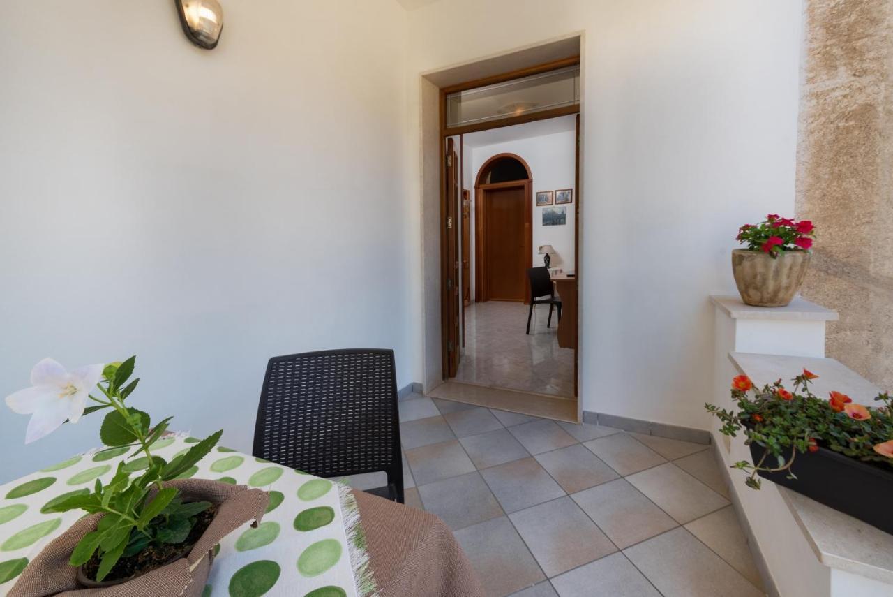 Tra La Montagna E Il Mare Acomodação com café da manhã San Vito Lo Capo Exterior foto